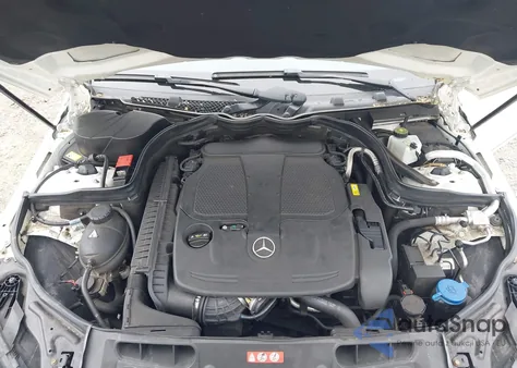 2014 Mercedes-Benz C 300 Luxury 4Matic/Sport 4Matic z USA, uszkodzony, nr VIN WDDGF8AB4EA947402